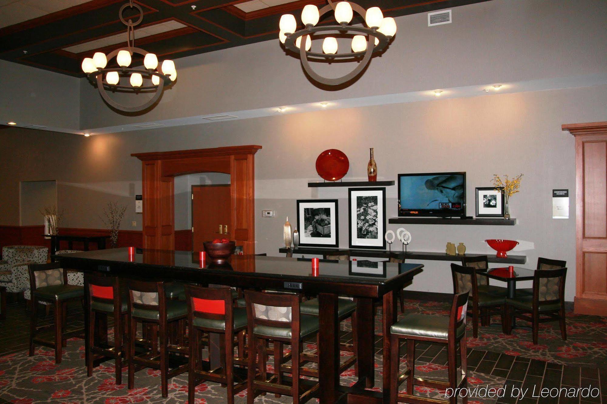 Hampton Inn & Suites East Lansing Okemos Restaurant photo